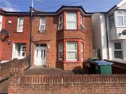 House share for rent in Queens Avenue, Watford,...