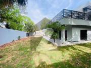 House Sized 1000 Square Yards Available In F 7/1