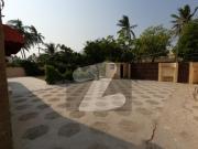 House Sized 1000 Square Yards In DHA Phase 5