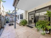 House sized Townhouse, Minutes from Beach, Close to Plaza