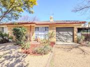 Three Bedroom Family Home in a Quiet, Established...