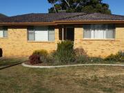 house at 39 Macquarie Street, Tamworth NSW 2340, Australia