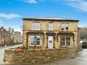 house to rent in commercial The Dale Inn unit, HD8, Hudder.