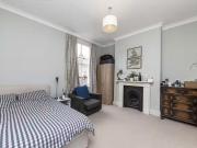 House to rent in Godolphin Road, London, W12 Ref 235122