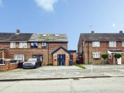 House to rent in Priestleys, Luton, Bedfordshire, LU1 |...