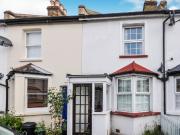 House to rent in Yew Tree Road, Beckenham, BR3 | Leaders