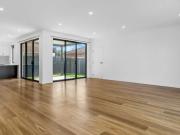house Unit 1/38 Merrilands Road, Reservoir