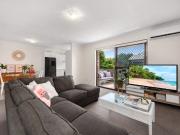 house Unit 2/9 Pear Street, Greenslopes