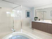 house with 5 bedroom, UPPER COOMERA QLD 4209 DS84467868