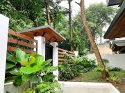 HOUSE WITH A VIEW IN QUEZON CITY | Modern Tropical...