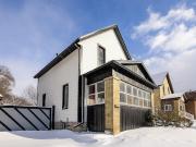 House with garden and terrace