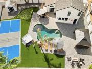 House with pool and garden