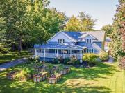 House with pool and garden
