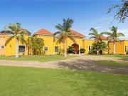 House with pool and garden