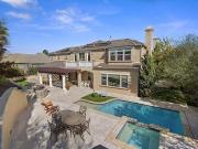 House with pool and garden