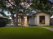 House with pool and garden