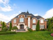 House with pool and garden