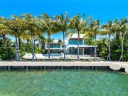 House with pool and garden
