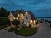 House with pool and garden