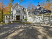 House with pool and garden