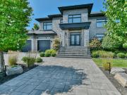 House with pool and garden