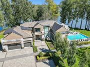 House with pool and garden