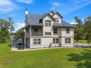 House with pool and garden