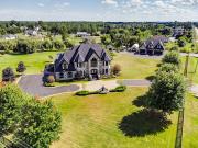 House with pool and garden