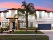 House with pool and garden