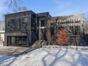 House with pool and garden