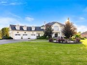 House with pool and garden