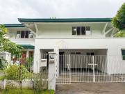 House with Swimming Pool for Rent in Ayala Alabang...