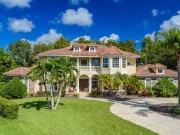 House with pool and garden