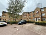Howard Close, Waltham Abbey EN9, 2 bed flat to rent,...