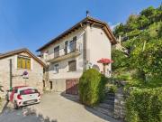 HÜBSCH IN SONNIGER LAGE MIT AUSSICHT