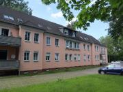 Hübsche 3 Raum Wohnung mit Balkon in grüner Oase !