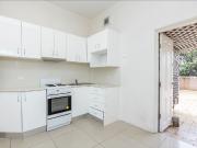 HUGE 190m2 APARTMENT + OUTDOOR TERRACE