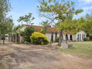 Huge block close to Capel central with a granny flat!
