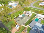 Huge Corner Block Oasis 2 Sails Ct, Jacobs Well