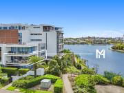 Huge, Modern 142m² Apartment in the Waterside Residence...