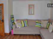 Huge room in 3 bedroom apartment in Tallaght, Dublin