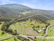 Huge shed, 30 acres & stunning views!