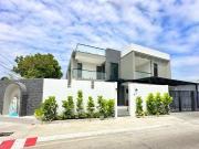 HUGE SINGLE MODERN CORNER LOT WITH SWIMMING POOL HOUSE...