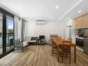 Oversized 1 Bedroom in Luxury Vogue Complex Prime...
