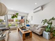 Huge Terrace Living in the Heart of St Kilda