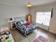 Hughenden Road