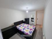 Hunsdon Close, Dagenham RM9, 2 bed flat to rent, £2,500...