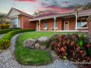 HUON VIEW – HIGH ON THE HILL