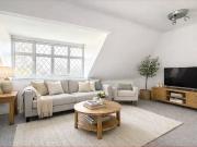 Hutton Grove, London N12, 3 bed flat to rent, £2,000 pcm...