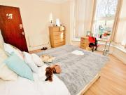 Hyde Park Road Ground, Hyde Park, Leeds LS6, 3 bed flat...